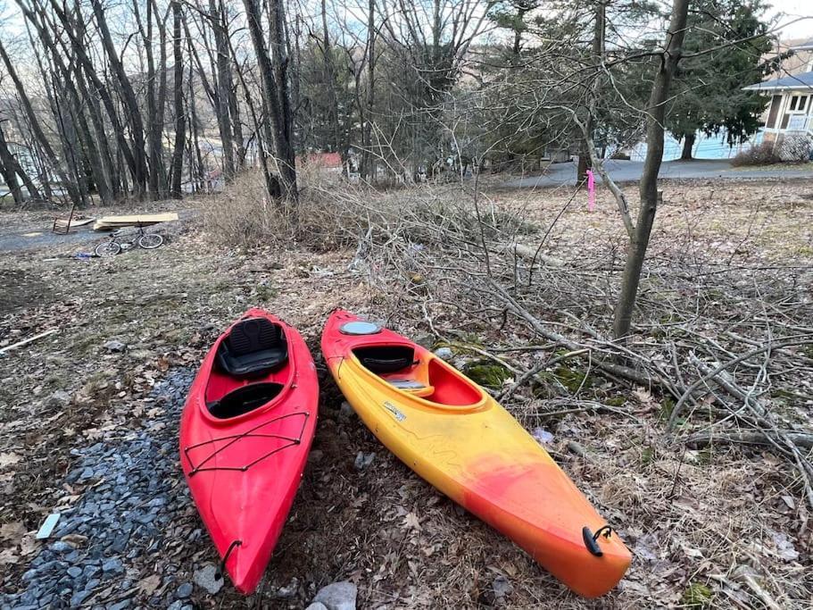 Cubs Den - Hot Tub- Walk to Lake- Fire Pit - Kayaks Oakland Buitenkant foto